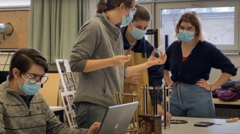 Des étudiants et des étudiantes en métiers d’art explorent le «design thinking» au fab lab